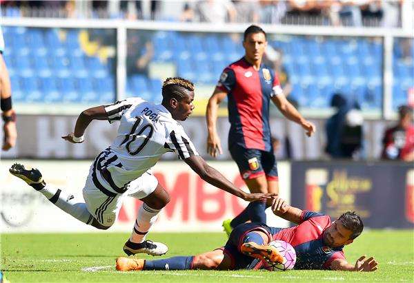 بول بوجيا في مباراة جنوى بالدور الأول