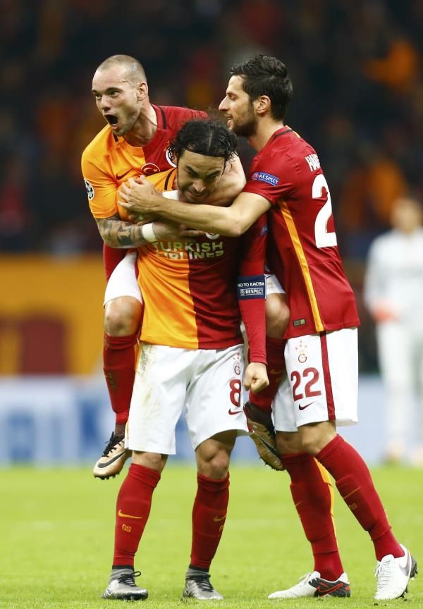 2015-12-08t212134z_655549242_lr1ebc81nbn7r_rtrmadp_3_soccer-champions-gal-ast_reuters