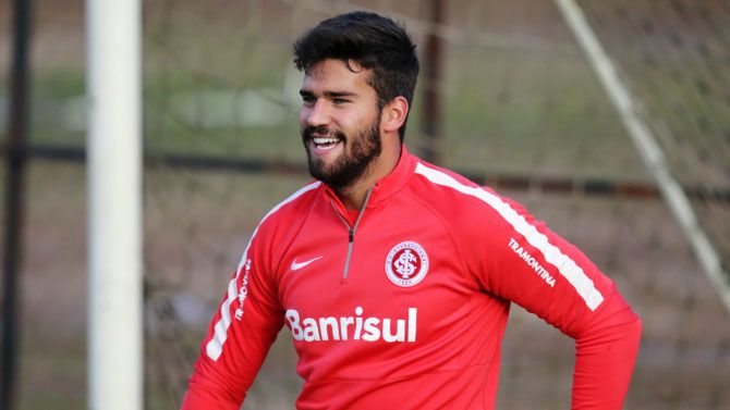 أليسون باكير