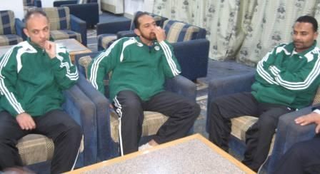 طاقم التحكيم الذي سيدير اللقاء 