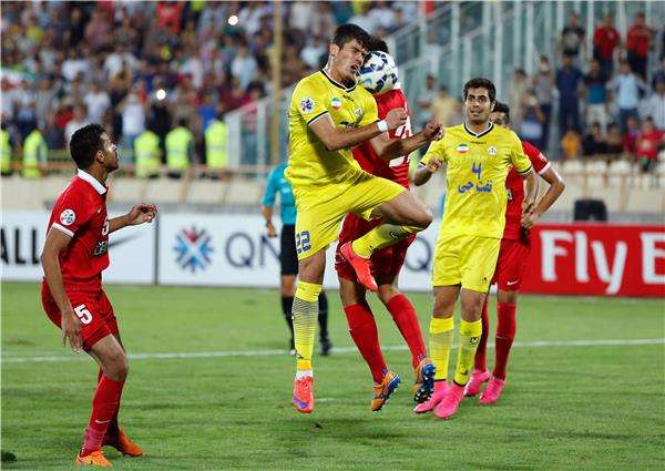 نفط طهران والاهلي  من لقاء سابق  