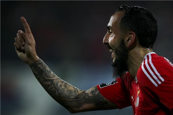 اليوناني كوستاس ميتروغلو نجم المباراة