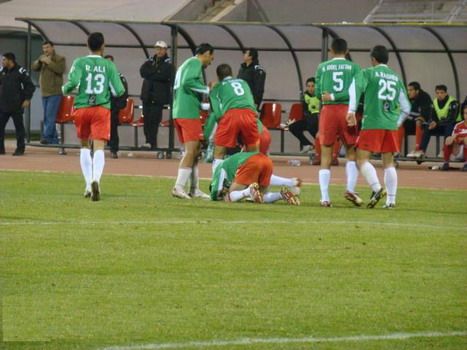 فرحة لاعبي الوحدات بالهدف الثاني