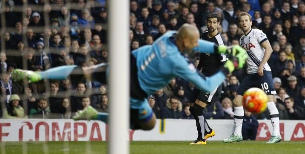 2016-02-06t161247z_97776767_mt1aci14270025_rtrmadp_3_soccer-england-tot-wat_reuters