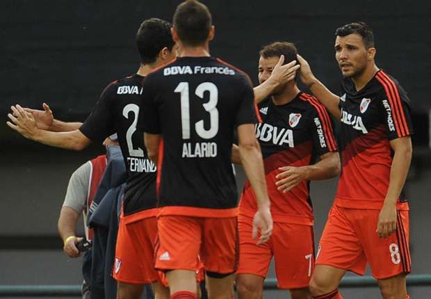 احتفال لاعبو ريفر بليت