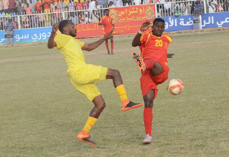 من مباراة المريخ ومريخ الفاشر