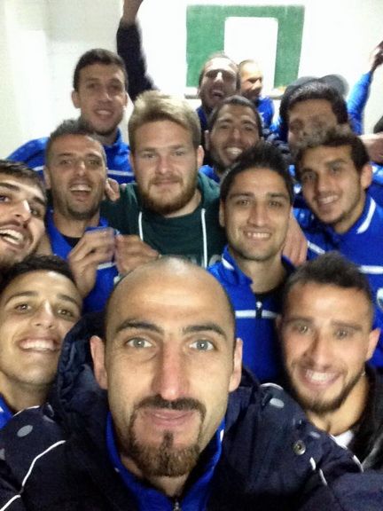 فرحة لاعبي نادي طرابلس بالتأهل