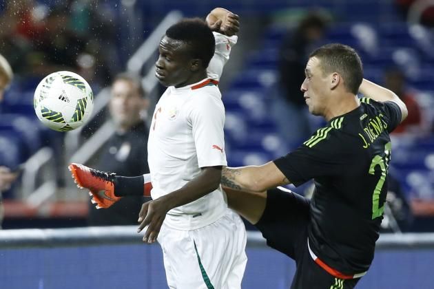 صورة من مباراة أمس بين المكسيك والسنغال