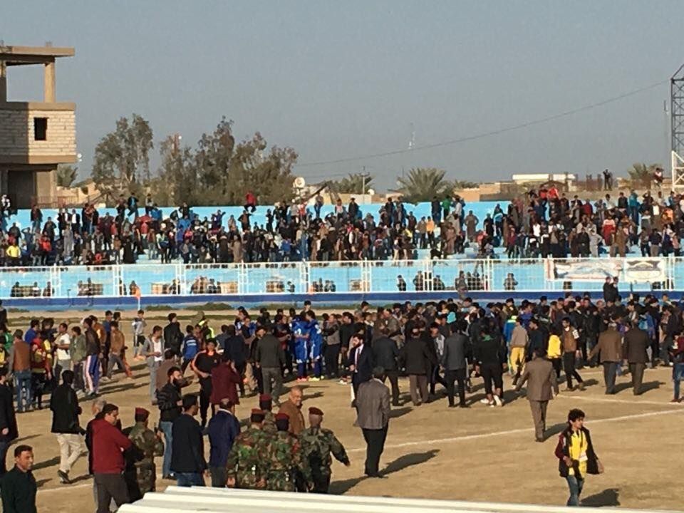 صورة لاقتحام الميدان من طرف الجماهير