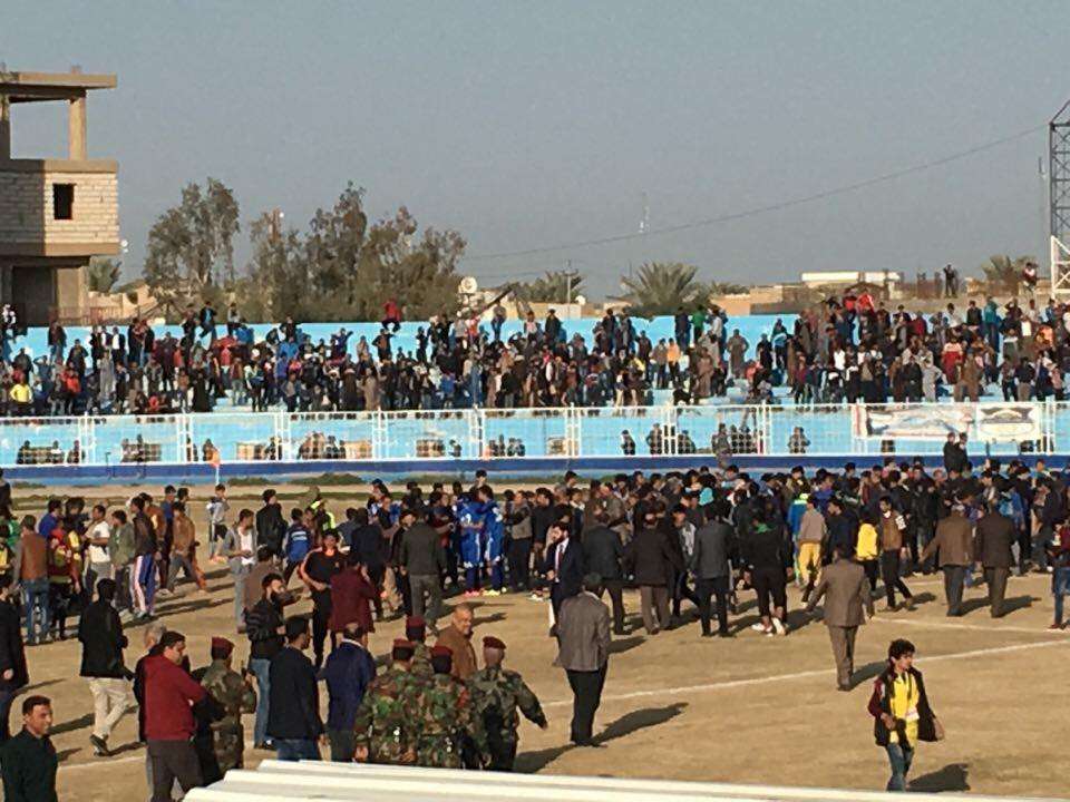 صورة لاقتحام الميدان من طرف الجماهير