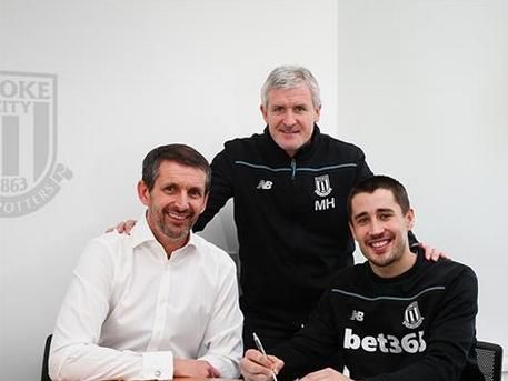 كريكتش يجدد عقده مع ستوك سيتي