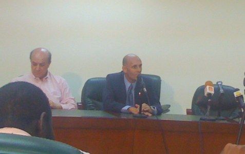 المدرب الجديد يتحدث للإعلام خلال المؤتمر الصحفي