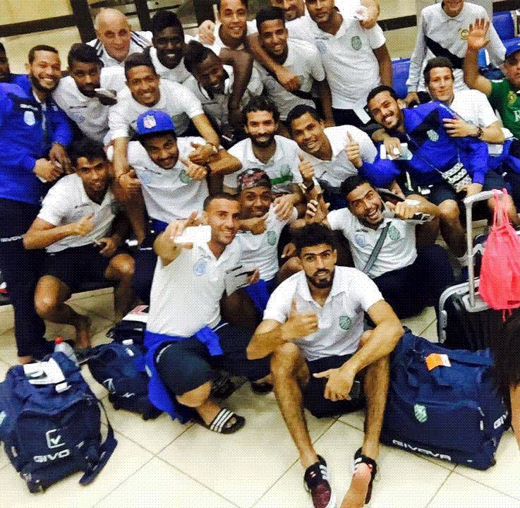 بعثة الملعب القابسي الليلة في مطار باماكو قبل المغادرة 