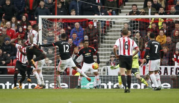 2016-02-13t143243z_98375563_mt1aci14275866_rtrmadp_3_soccer-england-sun-mun_reuters