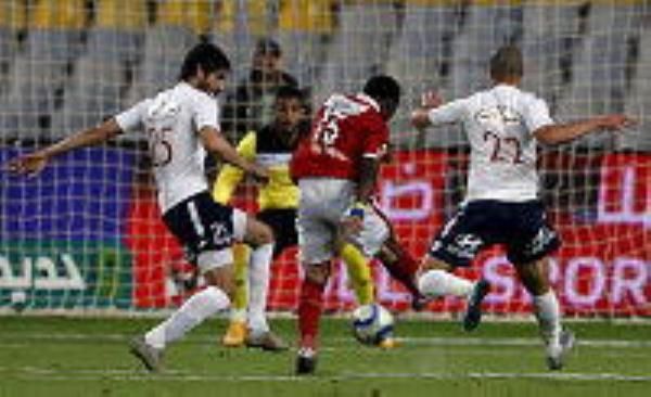  ماليك إيفونا يتوسط لاعبي الزمالك