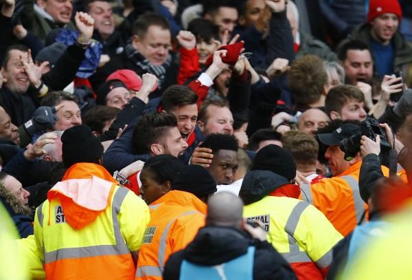 2016-02-14t135707z_98459827_mt1aci14277431_rtrmadp_3_soccer-england-ars-lei_reuters