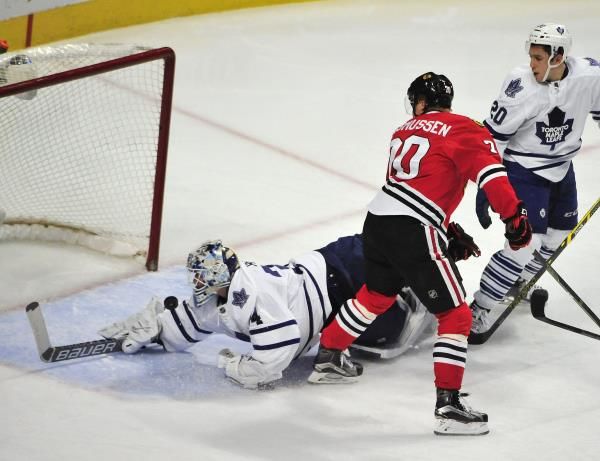 2016-02-16t043006z_1090310185_nocid_rtrmadp_3_nhl-toronto-maple-leafs-at-chicago-blackhawks_reuters