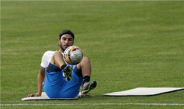 سباستيان بيريز خلال المران