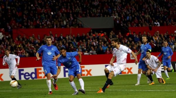 2016-02-18t185849z_129260580_gf10000314131_rtrmadp_3_soccer-europa-sev-mol_reuters