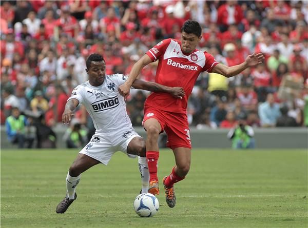 دورلان بابون (يسار)