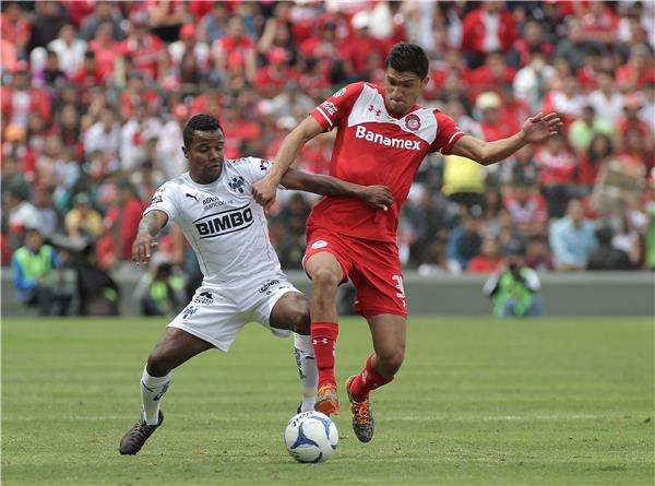 دورلان بابون (يسار)