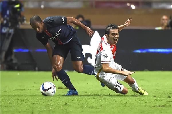 صورة من مباراة الذهاب بين موناكو وباريس سان جيرمان