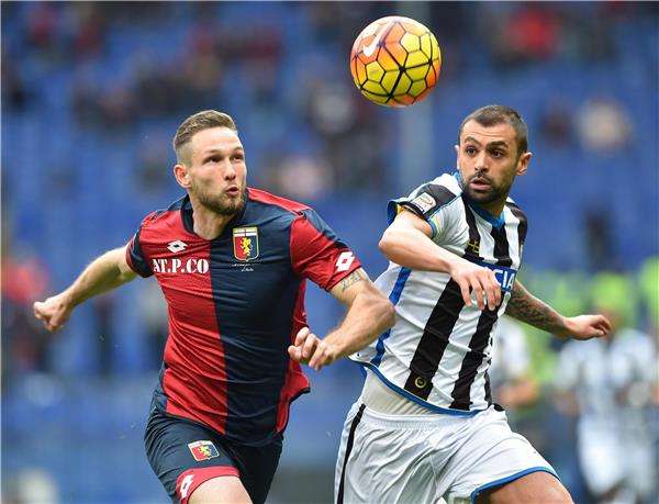 لقطة من مباراة جنوى و أودينيزي