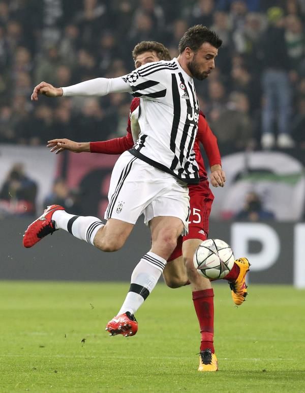 2016-02-23t202840z_574282856_gf10000320493_rtrmadp_3_soccer-champions-juv-fcb_reuters