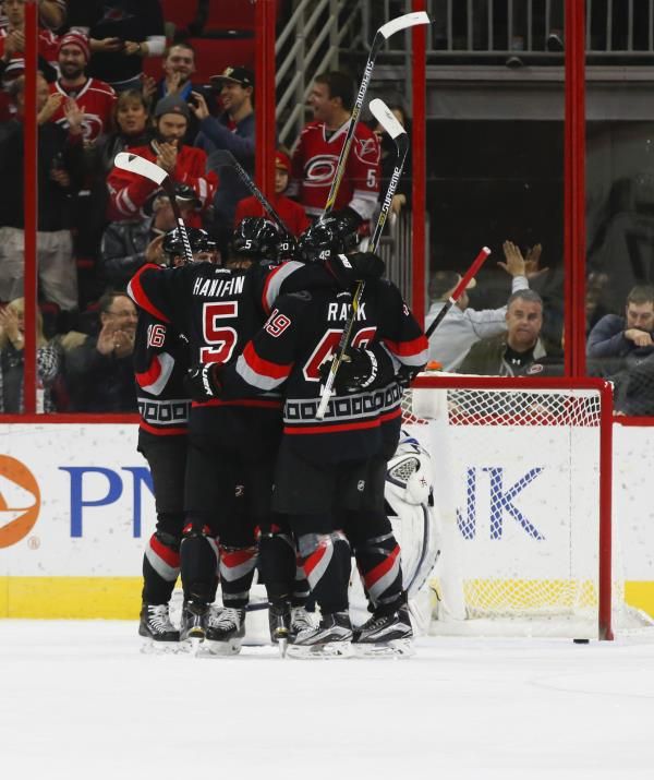 2016-02-17t015024z_1954463347_nocid_rtrmadp_3_nhl-winnipeg-jets-at-carolina-hurricanes_reuters