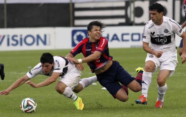 2014-08-31t234456z_260834016_gm1ea910ldc01_rtrmadp_3_soccer-paraguay_reuters