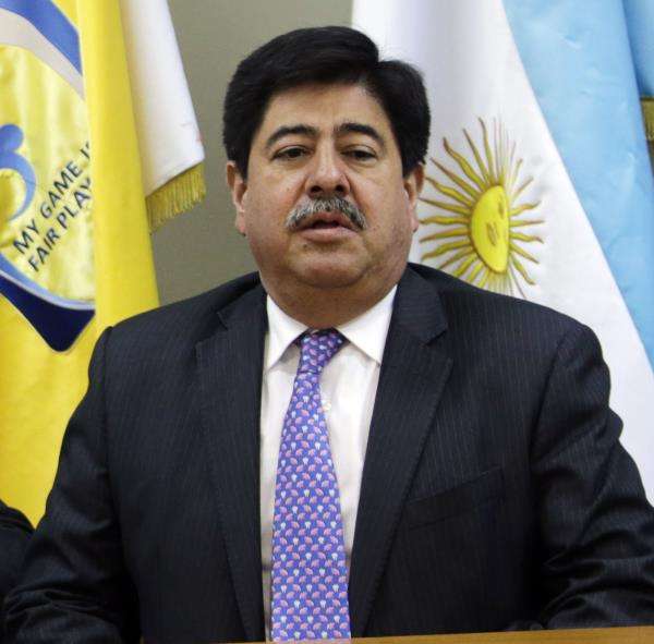 لويس بيدويا الرئيس السابق لاتحاد الكولومبي