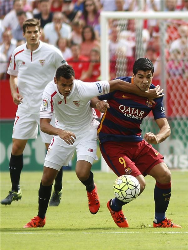 من لقاء الذهاب بين اشبيلية وبرشلونة