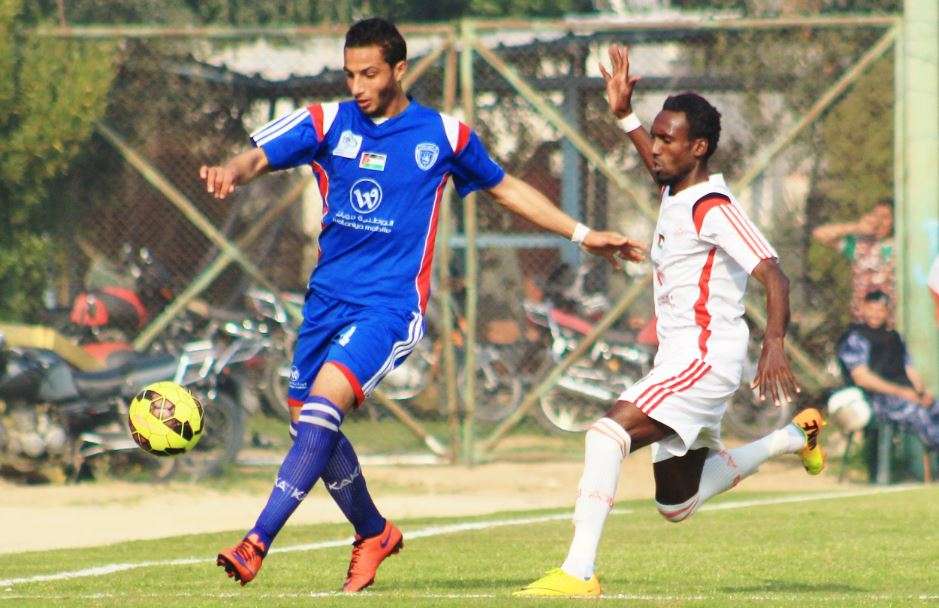 سليمان العبيد مهاجم الرياضي ومتصدر الدوري يمينا