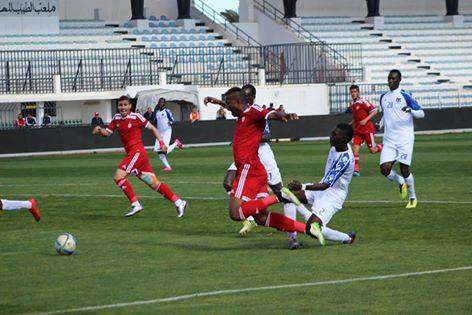 صورة من مباراة الذهاب بين الفريقين