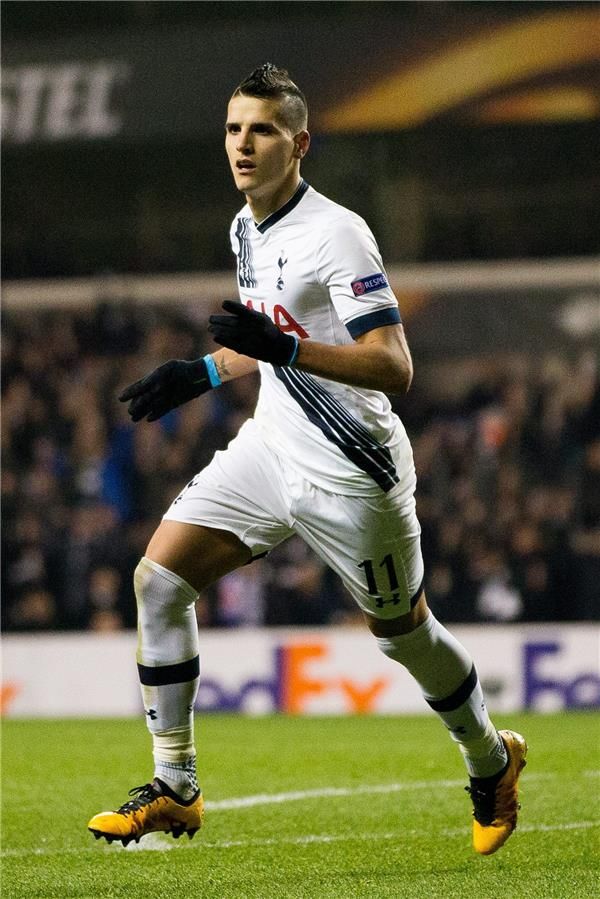 فرحة لاميلا بهدفه يوم أمس