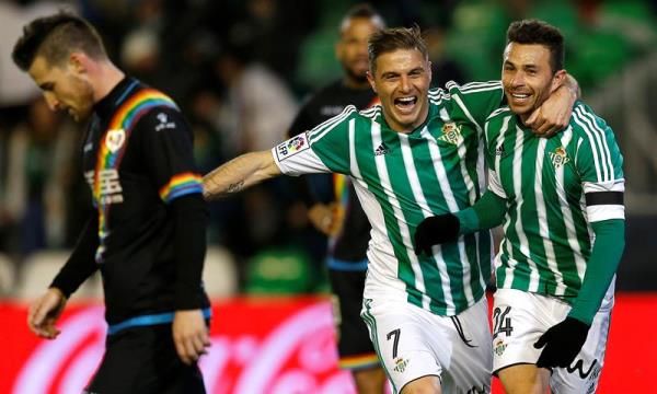   جانب من مباراة  ريال بيتيس و رايو فاليكانو