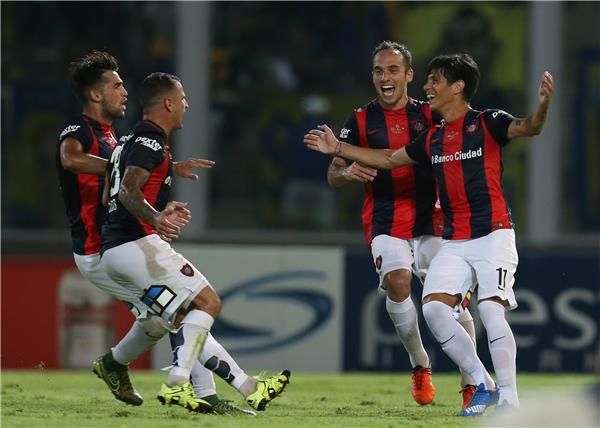 لاعبو سان لورنزو