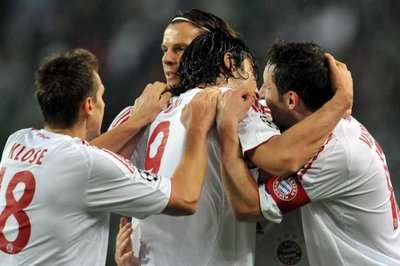 فرحة لاعبي بارين ميونخ بالنتيجـه العريضه ضد سبورتنج 