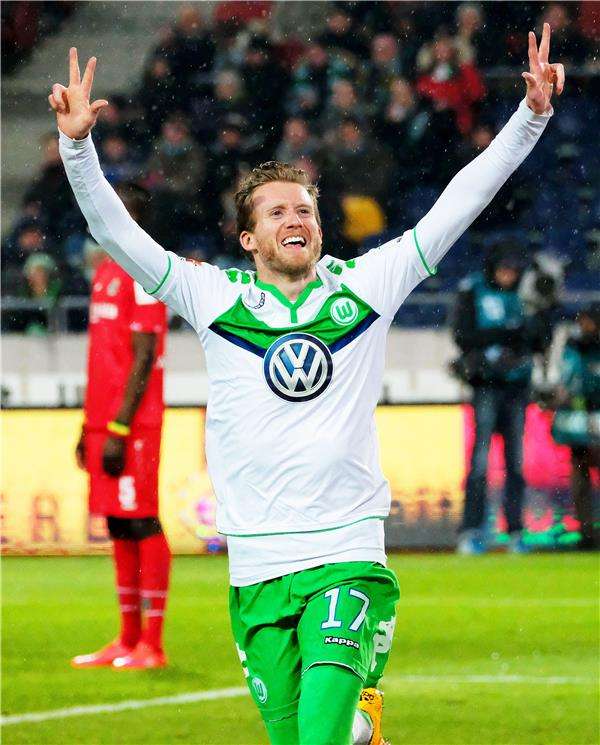 فرحة شورله بأحد أهدافه ضد هانوفر