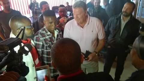  شيكاتارا مع طوشاك