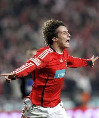 البرازيلي ديفيد لويز مدافع بنفيكا البرتغالي