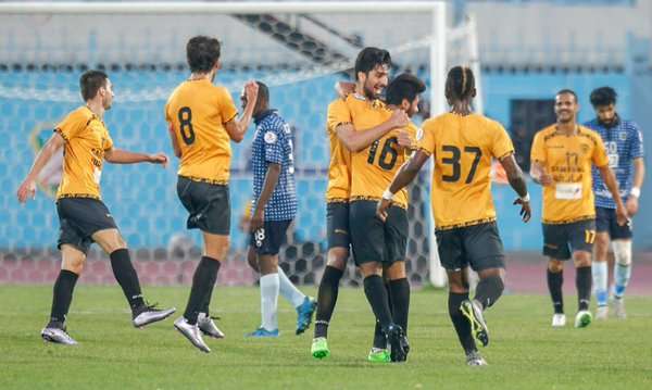 من لقاء سابق بين القادسية الكويتي و السالمية