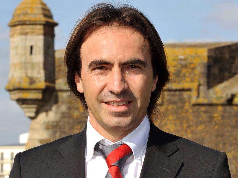 الفرنسي كورتين مارتينز