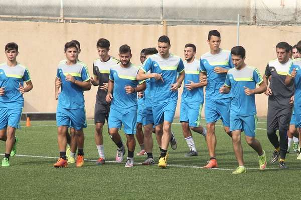 من تدريبات فريق العهد على ملعبه