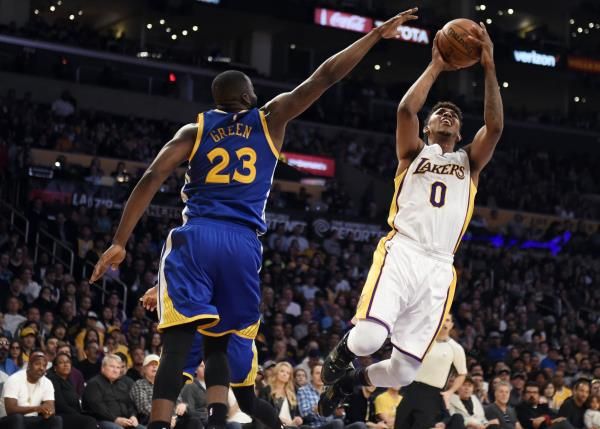 2016-03-06t224601z_76733776_nocid_rtrmadp_3_nba-golden-state-warriors-at-los-angeles-lakers_reuters