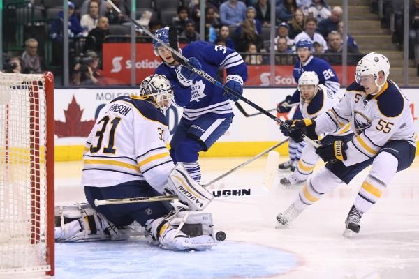 من مباراة تورونتو و بفالو سابرس