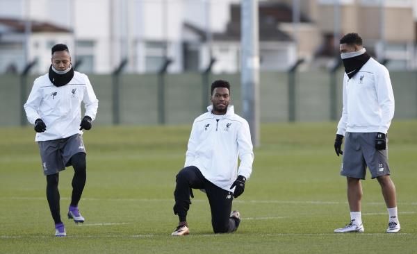 ناثانيل كلاين في التدريب مع زملائه