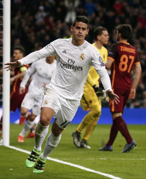 فرحة خاميس بهدفه ضد روما 