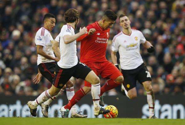 صورة من أرشيف مباريات ليفربول ومانشستر يونايتد