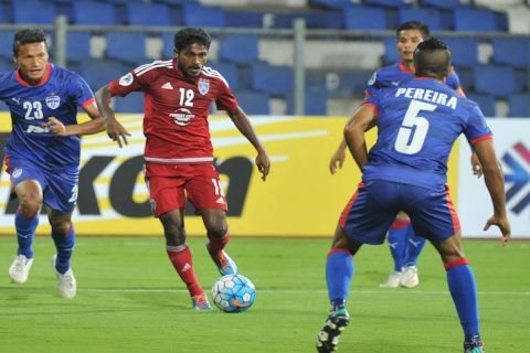 من مباراة بنغالورو و دارول تاكزيم